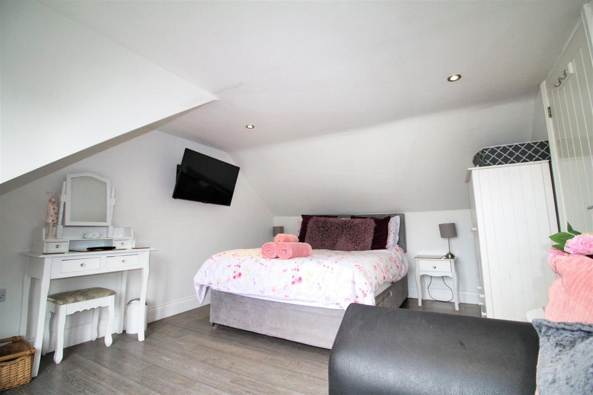 Berwick Upon Tweed - Norham - 15 Minutes From Beach - 3 Bedrooms 2 Bathrooms Cottage - Dog Friendly - Large Balcony - Log Fire - Private Garden - Off Street Parking - Quiet Rural Location - Fast Wifi Extérieur photo